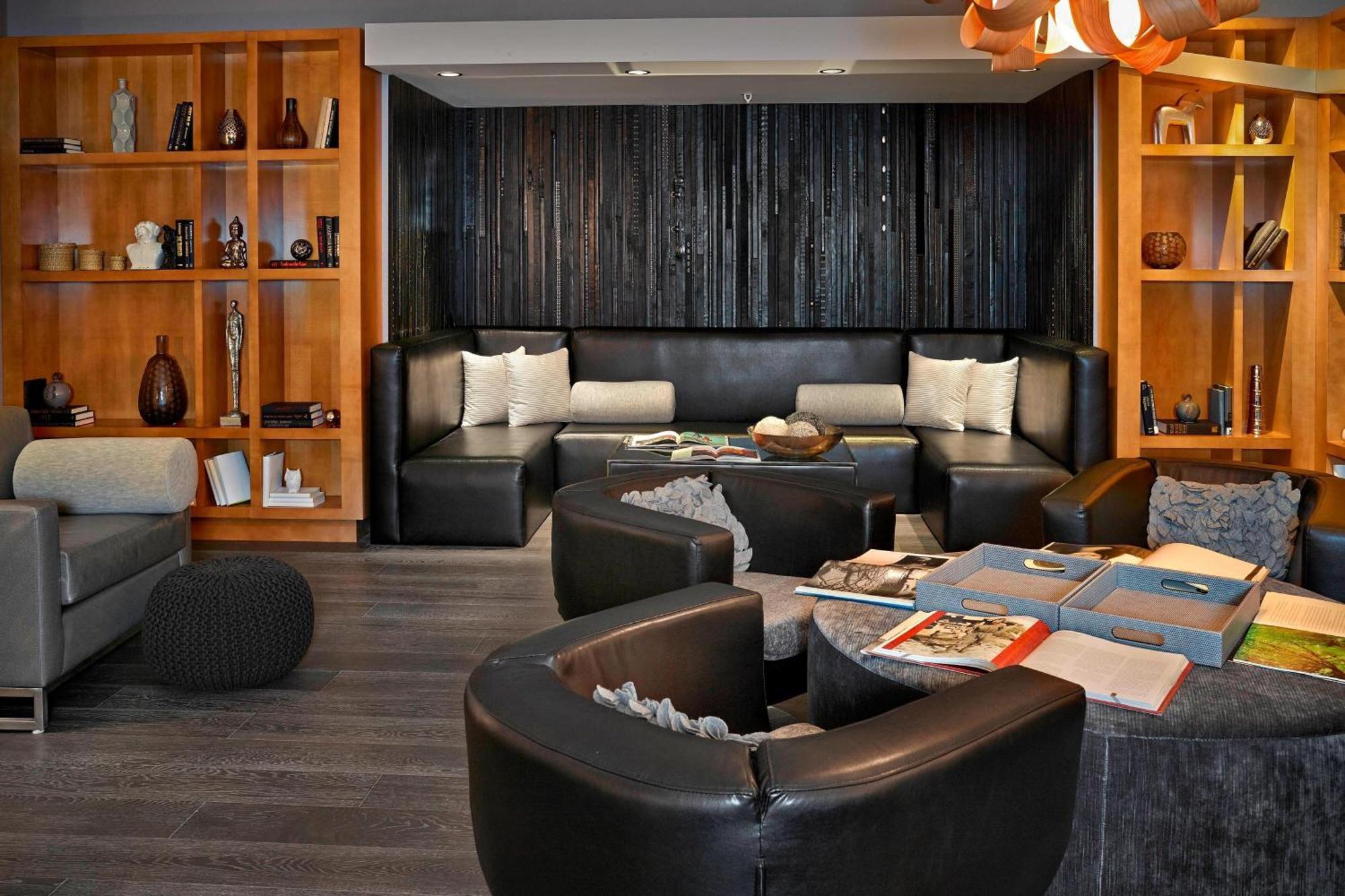 Renaissance Edmonton Airport Hotel Nisku Exteriör bild